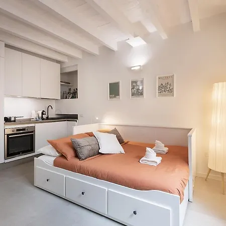 2 Bedrooms De Angeli - 20 Minuti Dal Salone Del Mobile Lejlighed Milano