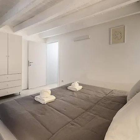 Апартаменты 2 Bedrooms De Angeli - 20 Minuti Dal Salone Del Mobile Милан