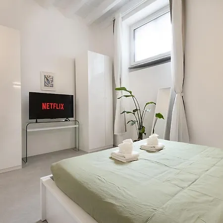 2 Bedrooms De Angeli - 10 Minuti Dal Duomo