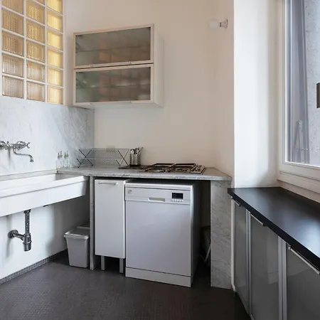 One Bedroom Of Comfort And Style In The Heart Of Milano