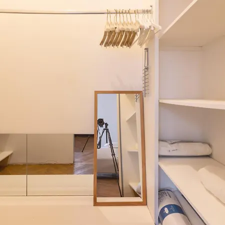 One Bedroom Of Comfort And Style In The Heart Of Daire Milano