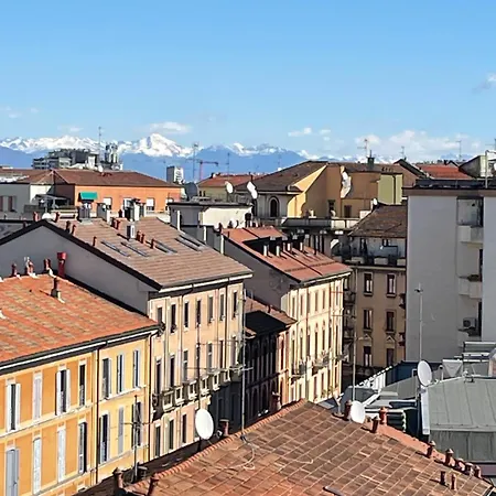 New 2 Bedroom In Navigli With A Great View! * Milánó