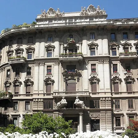 Apartament Penthouse In Piazza Duse, Palestro Mediolan