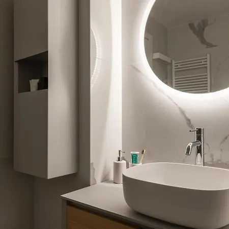 Stile Ed Eleganza Fra Stazione E Posta Venezia *