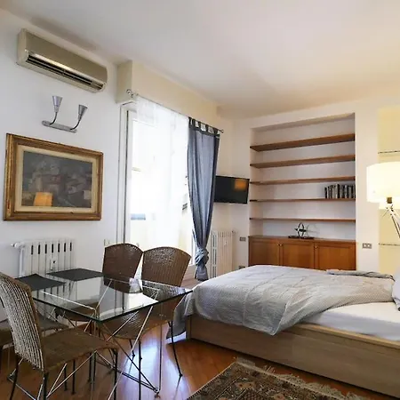 Apartment In The Fashion District *