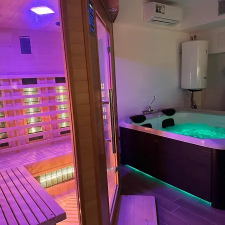 Luxury Oasis In Duomo Jacuzzi Sauna Apartamento *