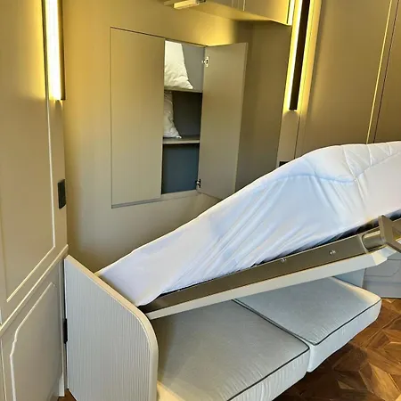Apartament Penthouse In Piazza Duse, Palestro