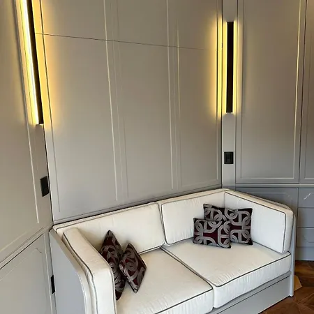 Apartament Penthouse In Piazza Duse, Palestro Mediolan