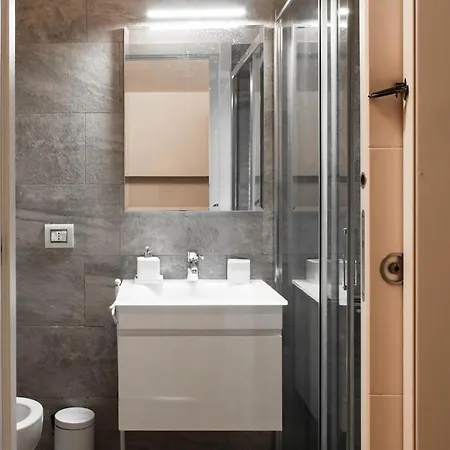 Five Stars Lux * Μιλάνο
