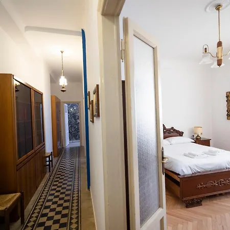 Moderno Trilocale In Zona Navigli Mediolan