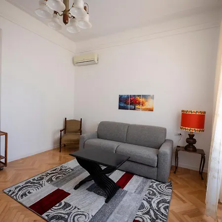 Apartament Moderno Trilocale In Zona Navigli