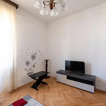 Moderno Trilocale In Zona Navigli