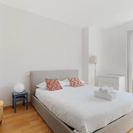 Arco Della Pace - Ampio Bilocale Apartman *