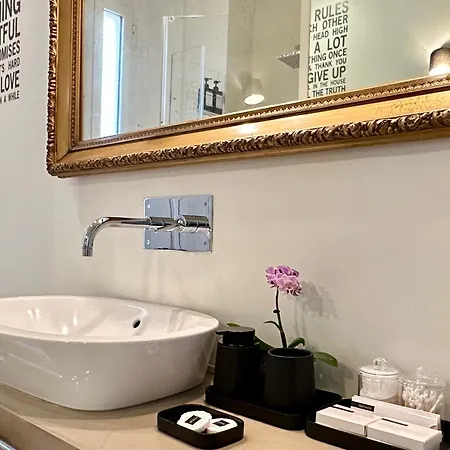 Lily Pads -elegant Apartment- In The Center * Milan