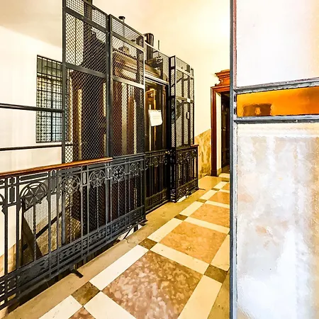 Apartmán Viale Lunigiana Station Big House - 6 People