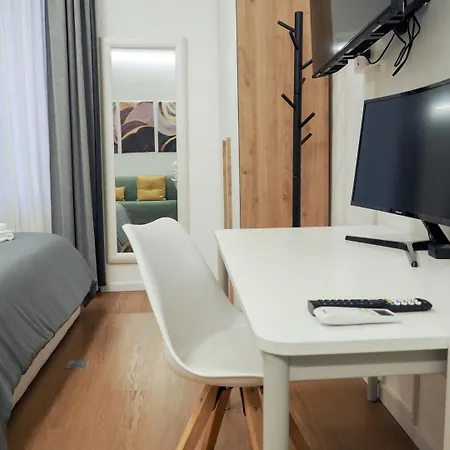 Design & Comfort A Metro A 2 Min Apartment