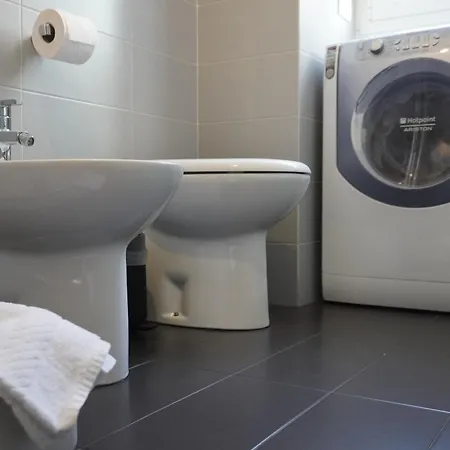 Tavazzano 10 - At Your Place アパート