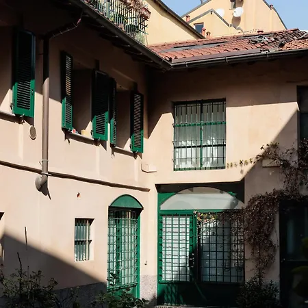 Urban House - Darsena Navigli Center *