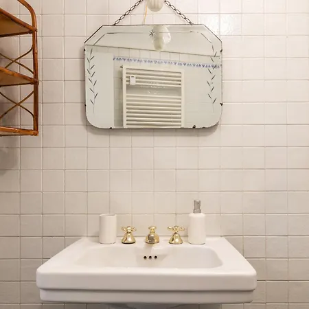 Spacious And Bright Three-room Just Few Steps From The Duomo Apartamento Milão
