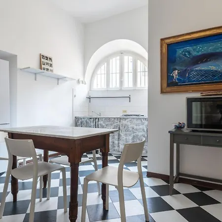 Appartamento Spacious And Bright Three-room Just Few Steps From The Duomo