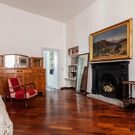 Spacious And Bright Three-room Just Few Steps From The Duomo Milano