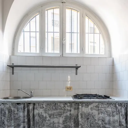 Spacious And Bright Three-room Just Few Steps From The Duomo * Milano