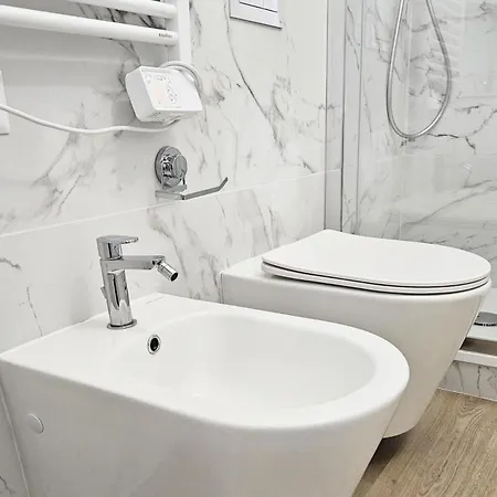 Apartment Elegant Two-bedroom In The Heart Of Porta Romana, 2 Minutes From The Metro, With Easy Access To Qc Terme And The Duomo Milan