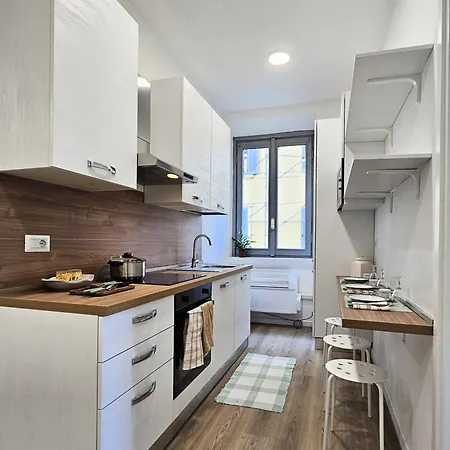 Elegant Two-bedroom In The Heart Of Porta Romana, 2 Minutes From The Metro, With Easy Access To Qc Terme And The Duomo Milan