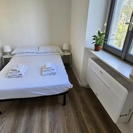 Elegant Two-bedroom In The Heart Of Porta Romana, 2 Minutes From The Metro, With Easy Access To Qc Terme And The Duomo
