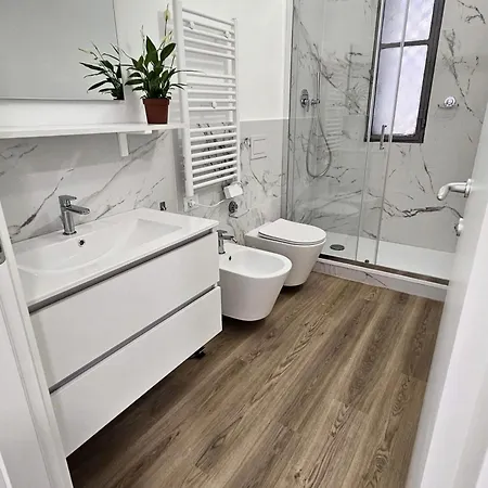 Apartment Elegant Two-bedroom In The Heart Of Porta Romana, 2 Minutes From The Metro, With Easy Access To Qc Terme And The Duomo