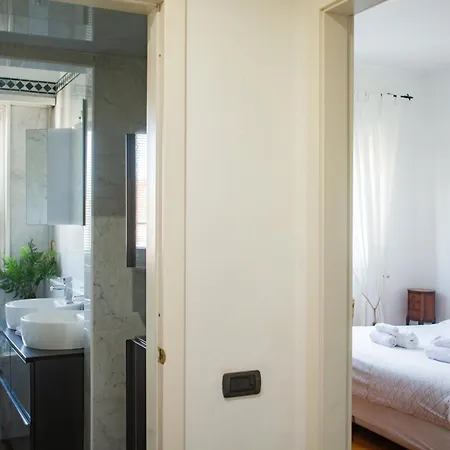 Iconic Luxury Penthouse In The Heart Of