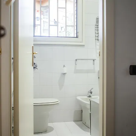 Iconic Luxury Penthouse In The Heart Of *