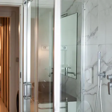 Design & Luxury With Garden In San Senatore Milano