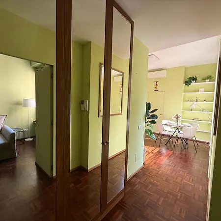 Urban Jungle 5 - Montenapoleone 아파트 밀라노