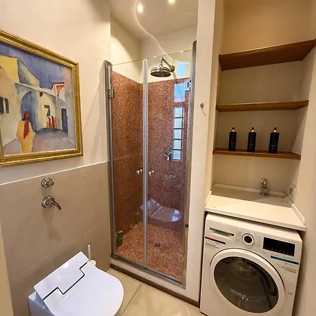 Urban Jungle 5 - Montenapoleone