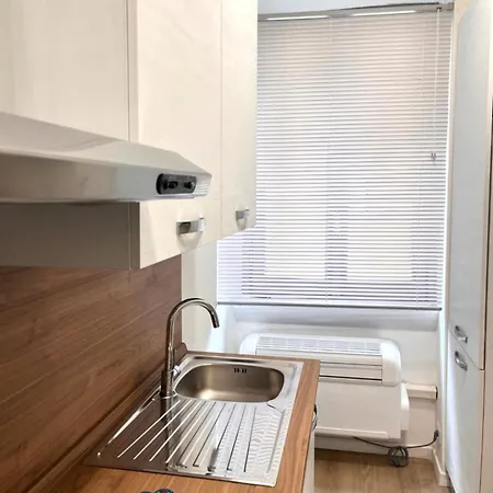 Apartment Elegant Two-bedroom In The Heart Of Porta Romana, 2 Minutes From The Metro, With Easy Access To Qc Terme And The Duomo