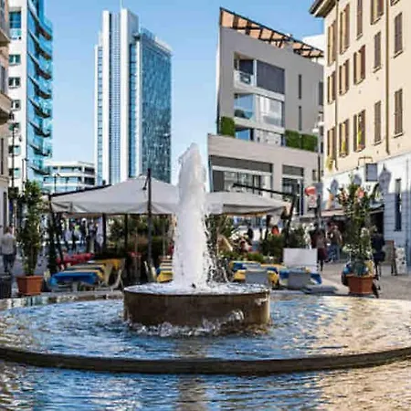 In Centro Con Terrazza Milán
