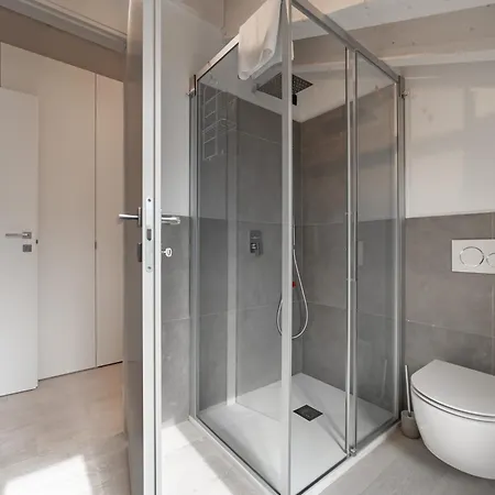 10 Min Walk From Prada, Bocconi And Metro *