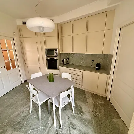 Brand New Near Center *