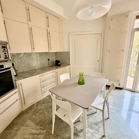 Brand New Near Center * Milaan