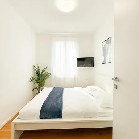 8th Floor - View ميلان