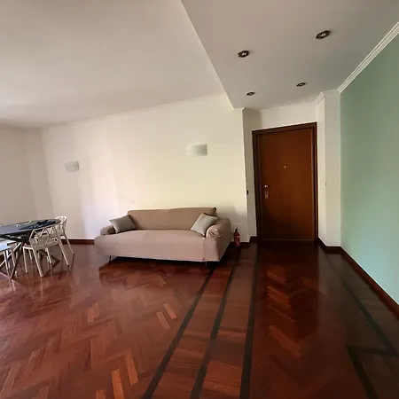 Brand New Near Center Appartement *