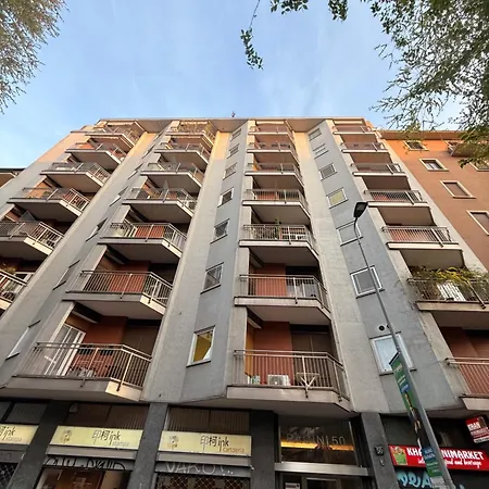 Brand New Near Center Apartment Milan