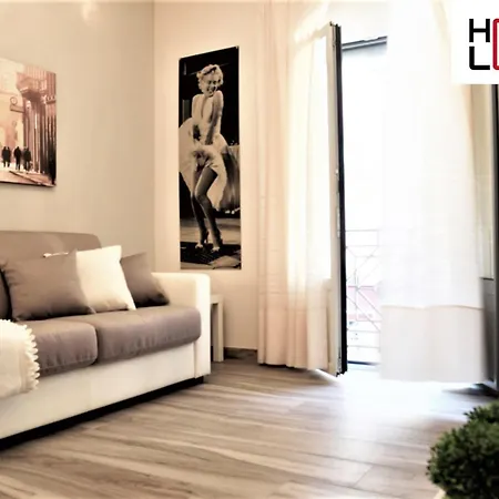 Homelovers Bright And White House Pta Venezia דירה