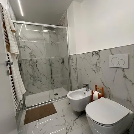 Classy & Chic 2 Storey Loft Apartament Mediolan