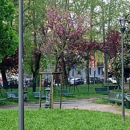 Flores Home, Boho Chic Style & Urban Comfort Navigli, Bocconi, Centro Apartman *