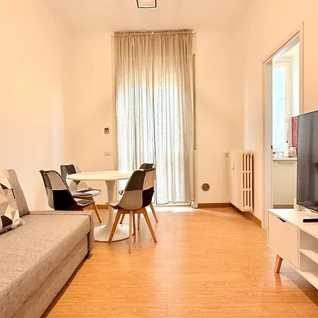 Apartment Urban Harmony - Near Duomo & Metro M4