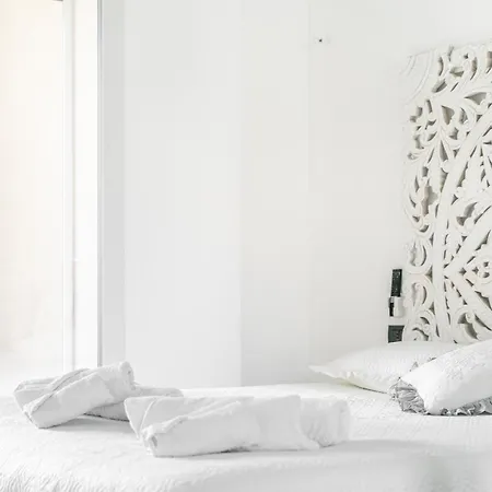 Certosa District - Modern Flat & Free Box Parking شقة