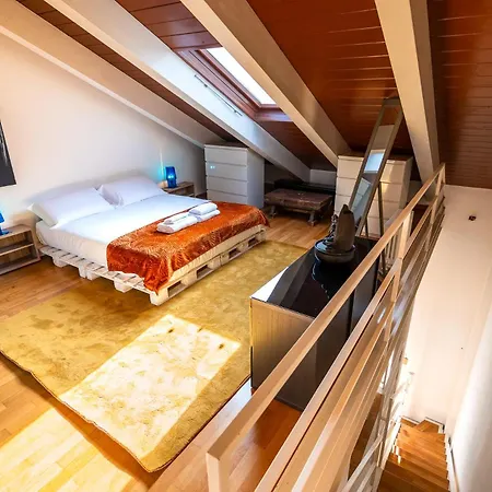 Loft Design On 3 Levels Near The Polytechnic Milán