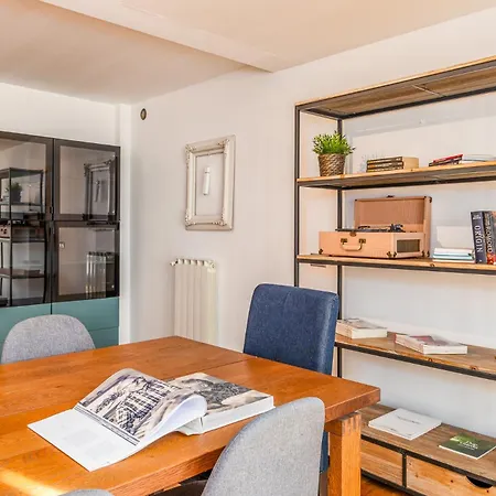 Loft Design On 3 Levels Near The Polytechnic דירה *